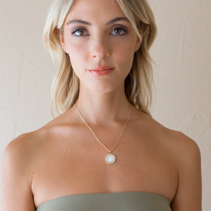 MOTHER MARY NECKLACE / PINK