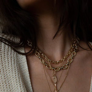 LEEADA DOLLY CHAIN NECKLACE