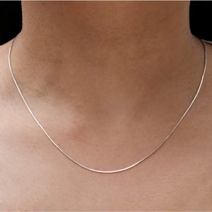 SILVER THIN SNAKE NECKLACE